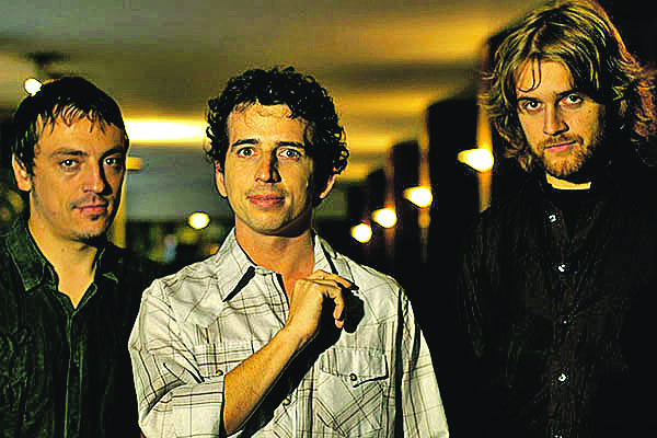 CONSOLIDADOS. Mariano Cantero, Juan Popi Quintero y Andrés Beeuwsaert conformaron Aca Seca en 1999. emol / Foto de Sofía Romero 