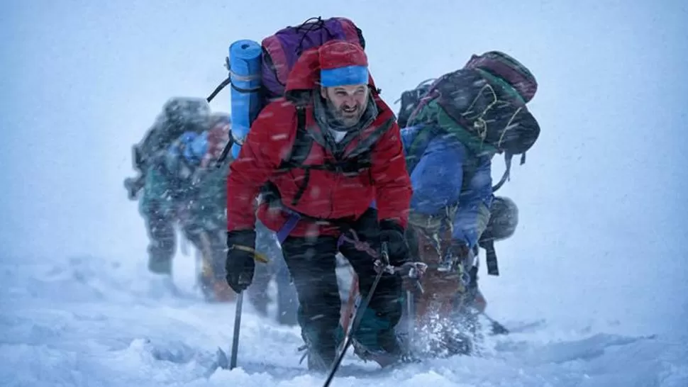 Everest: desafiar a la montaña suele costar caro