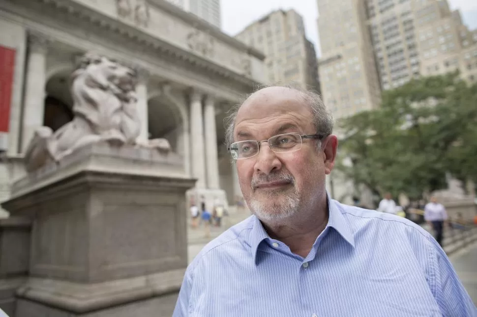 EN PRIMERA PERSONA. “La guerra no ha funcionado. Quizás debamos probar la paz”, dijo Rushdie.  The New York Times.