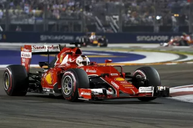Vettel se llevó el GP de Singapur