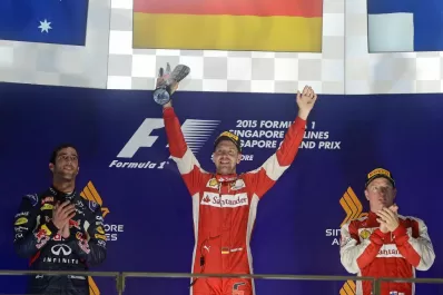 Y una noche, Vettel y Ferrari volvieron a brillar