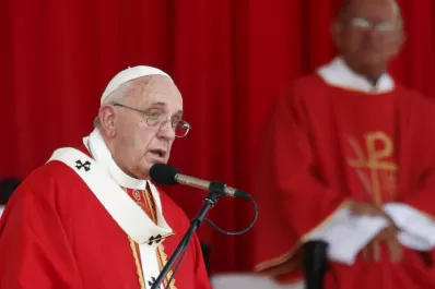 El Papa invitó a ver más allá de la categoría social a la que podamos pertenecer