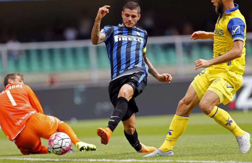 IMPORTANTE. Icardi marcó en la victoria del líder Inter sobre Genoa. REUTERS
