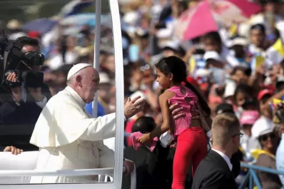 En Holguín, el Papa instó a “mirar más allá de las apariencias”