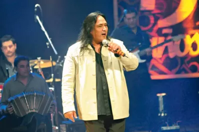 “Soy un rockero folclorizado; más un decidor que un cantor”