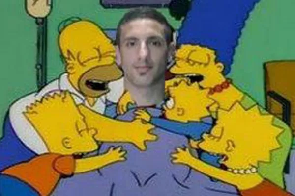 Tevez posó con Ham y los memes de su visita hacen furor