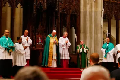 Francisco recordó en Nueva York la vergüenza de los abusos a niños