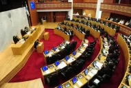 Manzur asume el Gobierno con blindaje financiero