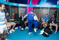 Maradona alentó a los Pumas y se llevó la camiseta de Nico Sánchez