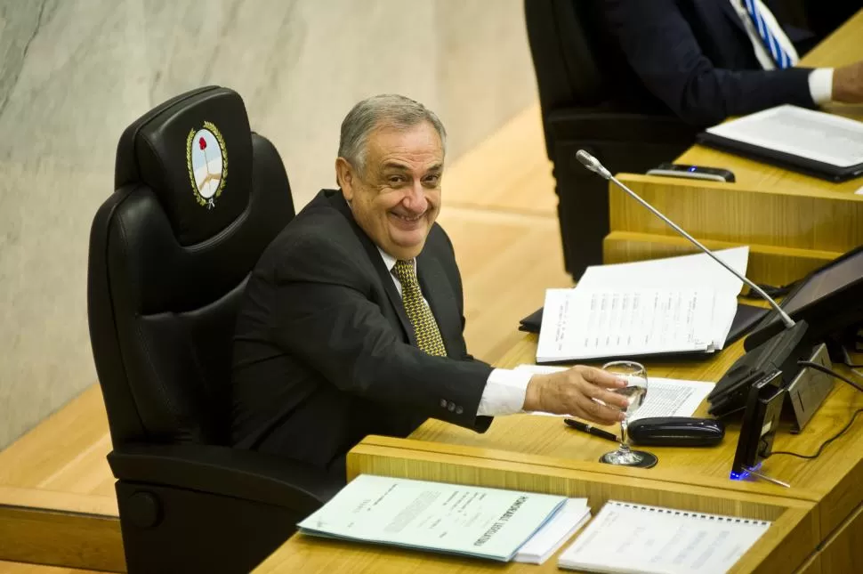 DE BUEN HUMOR. Ruiz Olivares asumirá como legislador a fin de mes. la gaceta / foto de jorge olmos sgrosso