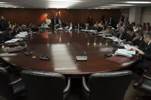 La Justicia suspendió la nueva ley de subrogancias
