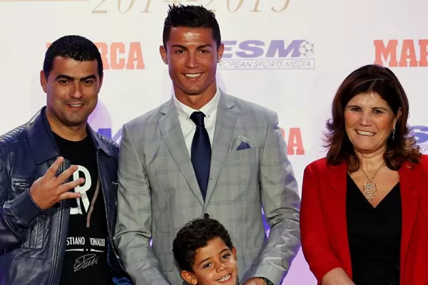 La madre de CR7 se enfada con su nieto por una pregunta sobre Messi