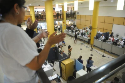 El Consejo de Asunt suspendió al presidente
