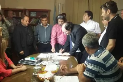 Los docentes catamarqueños cerraron un acuerdo con el gobierno y levantaron el paro