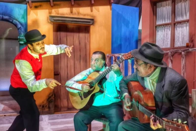 La Paloma vuelve a alborotar a los hombres y a las mujeres del viejo conventillo porteño