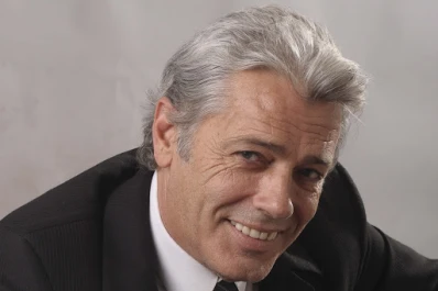 Silvestre regresa al teatro sin abandonar la música