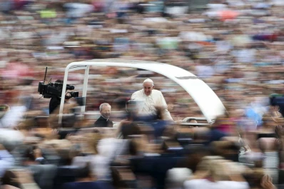 Venga a Francia, papa Francisco