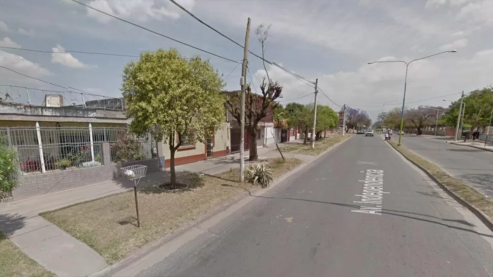 MAÑANA TRÁGICA. El anciano habría perdido el equilibro mientras limpiaba el techo de su casa. CAPTURA DE GOOGLE MAPS