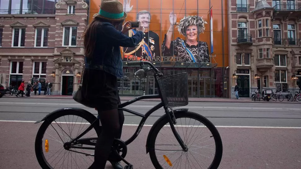 UNA COSTUMBRE. Las ciudades holandesas están pobladas por bicicletas. ARCHIVO