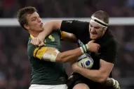 Los All Blacks sufrieron y esperan en la final