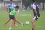 El susto pasó y el “Pulguita” se entrenó en Atlético