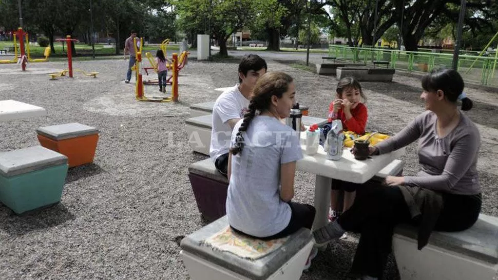 ASÍ LUCE AHORA. La plaza 1 de mayo fue revalorizada. FOTO DE ANALÍA JARAMILLO / LA GACETA