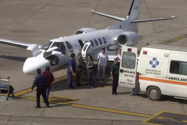 Un avión sanitario realizó el traslado de un bebé prematuro a un