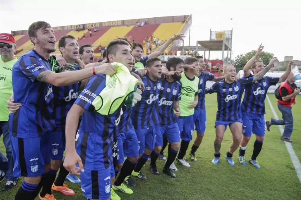 UN HITO. “Picante” Pereyra festeja su gol en la ida de la Promoción ante River.  foto de diaadia.com.ar (ARCHIVO)
