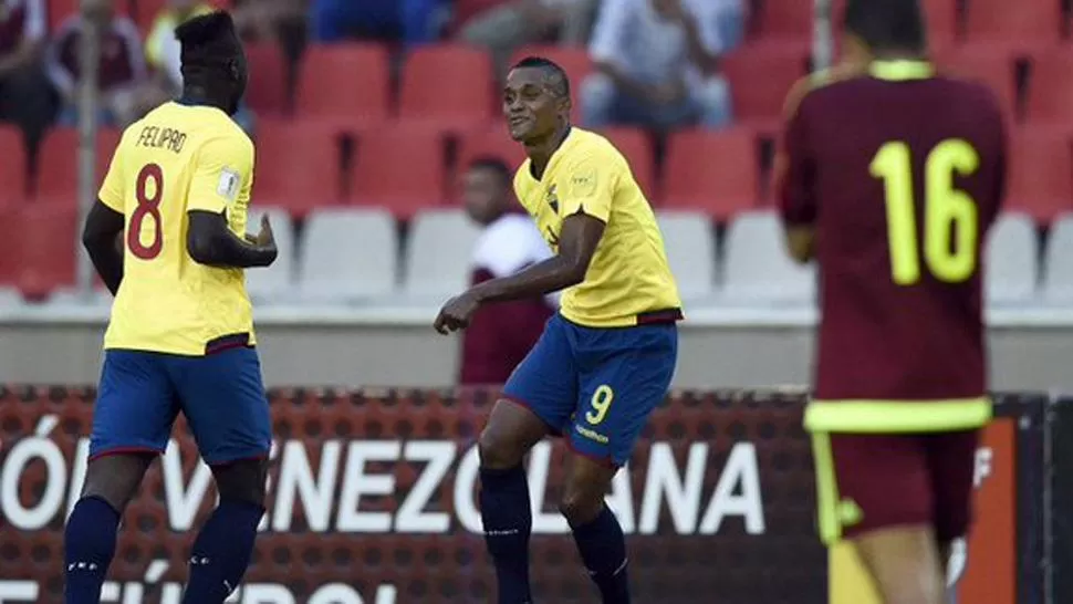 PUNTERO. Ecuador volvió a ganar y es feliz en la cima. (FUTBOL_TODO)