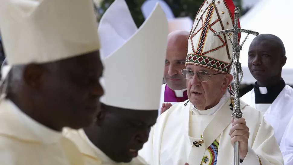EN KENIA. El Papa celebró una misa en Nairobi. FOTO DE REUTERS