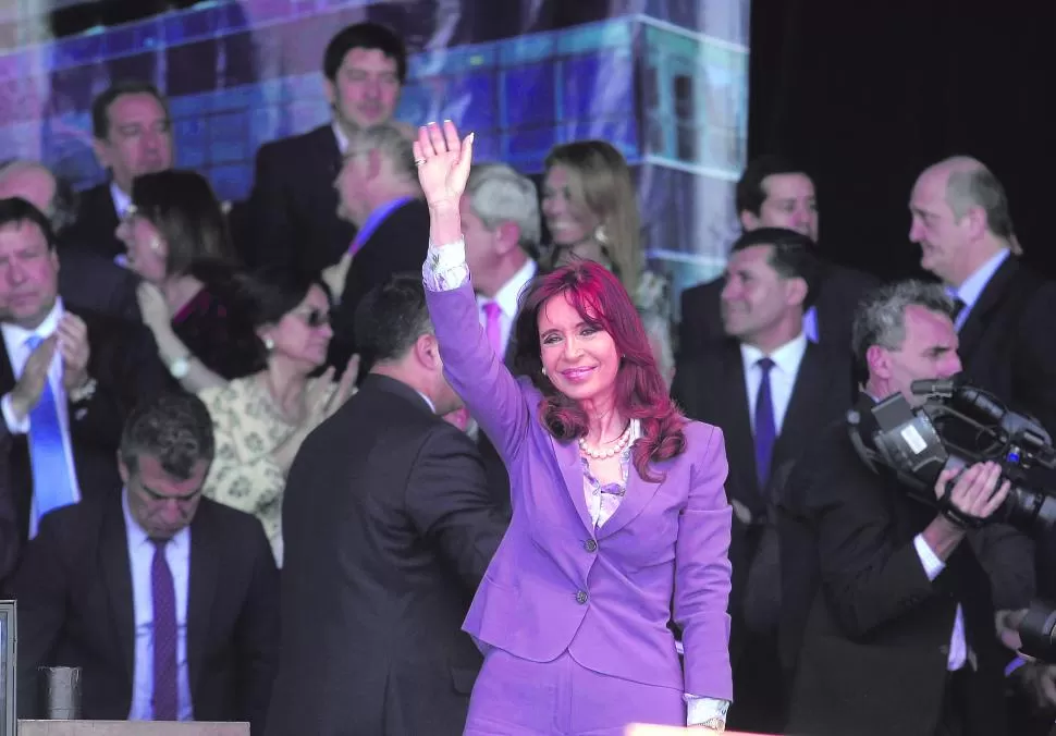 REAPARICIÓN. Cristina Fernández inauguró la guardia pediátrica y el hall del Hospital Posadas, en Buenos Aires.   dyn 