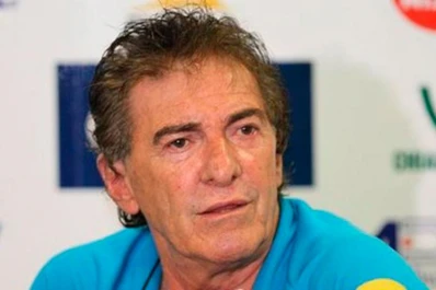 La Volpe cumplió una promesa y se afeitó el famoso bigote