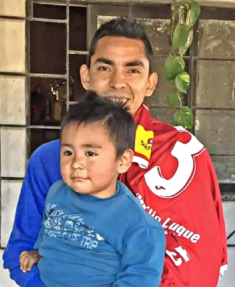 SU DEBILIDAD. Rolando Serrano pasa sus momentos libres con su hijo Juan.  foto de rolando serrano 