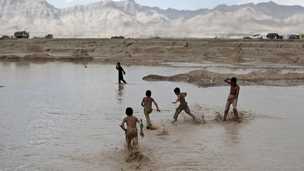 INFANCIA TRUNCADA. Los niños de Afganistán viven entre la pobreza y las guerras. REUTERS