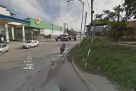 Un auto se estrelló contra un supermercado