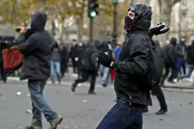 Violentos enfrentamientos en las calles de París