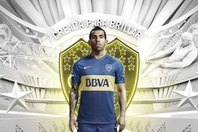 Tevez presentó la nueva camiseta de Boca