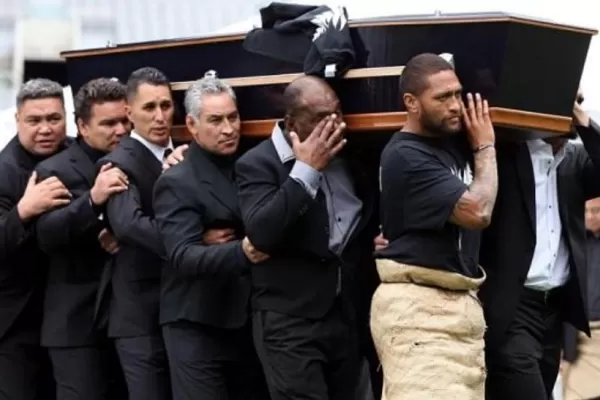 Impresionante hacka de despedida en el funeral de Lomu