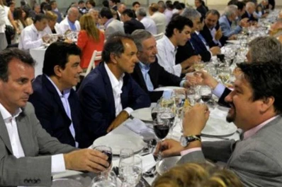 Manzur participó de una reunión de gobernadores con Cristina