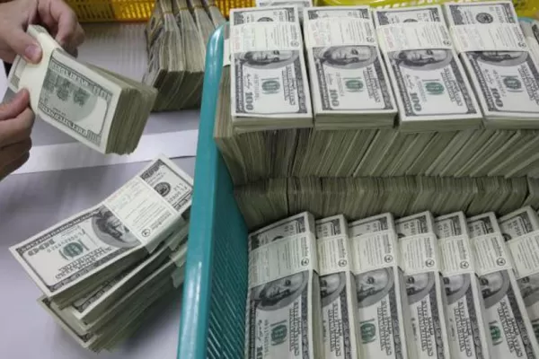 No se venden dólares a futuro y la AFIP no validó operaciones