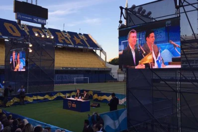 Boca homenajeó a Macri en La Bombonera