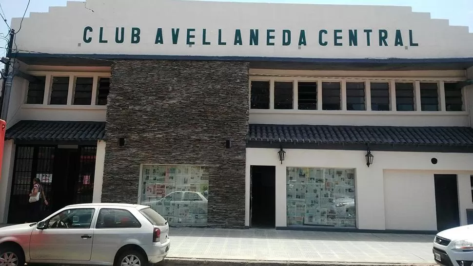 NUEVO FRONTISPICIO. Avellaneda Central inaugurará obras y le hará un homenaje a Augusto Alurralde.
FOTO TOMADA DE BASKETUCUMANO.COM