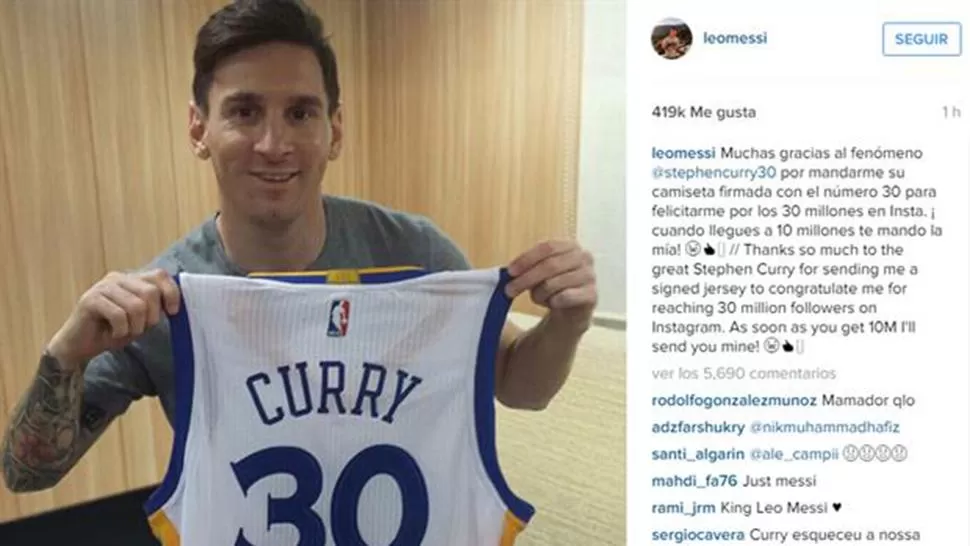 ADMIRACIÓN. Curry le pidió a Lionel Messi que vaya a verlo jugar en la NBA.
FOTO TOMADA DE CANCHALLENA.LANACION.COM.AR