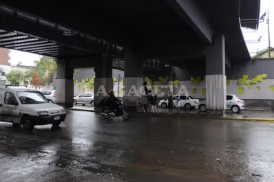 La Municipalidad analiza construir nuevos desagües debajo del puente de Central Córdoba