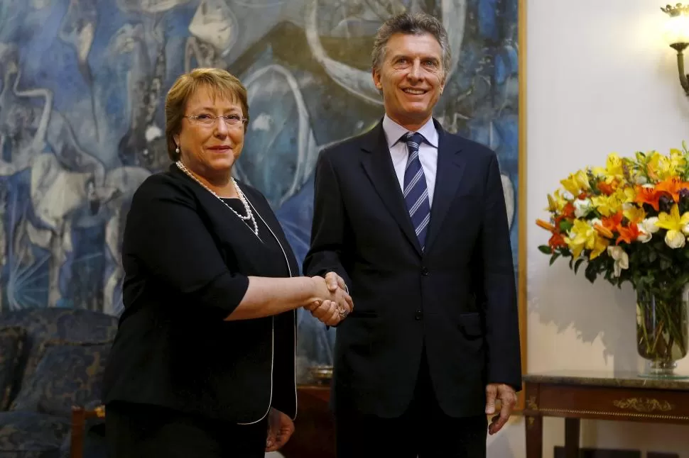 CENA PRIVADA. Bachelet recibió a Macri en el Palacio de la Moneda. dyn