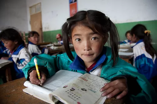 INSTRUCCIÓN. En las escuelas tibetanas usan el chino como idioma principal. .philborges.com