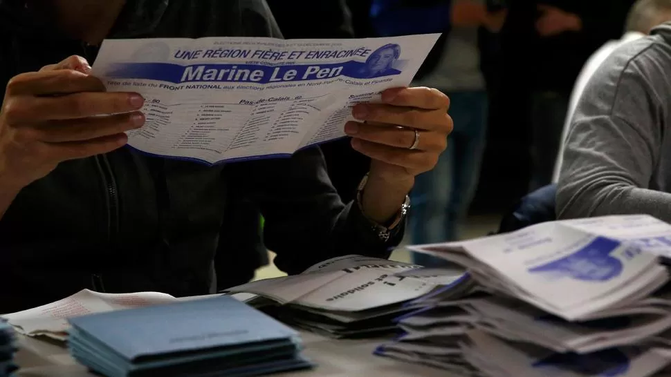 VENTAJA. Le Pen lideró la primera vuelta y deberá concretar una alianza para mantener sus chances en la segunda vuelta. REUTERS