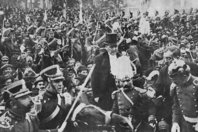 1916. Una muchedumbre de magnitud jamás vista aclama la jura de Hipólito Yrigoyen