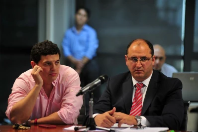 La oposición pide que la Legislatura tenga más protagonismo en la reforma política