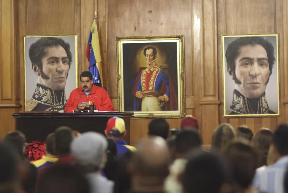 ABRUMADO. Maduro se mostró apesadumbrado, ante sus seguidores, por los resultados de la votación. reuters